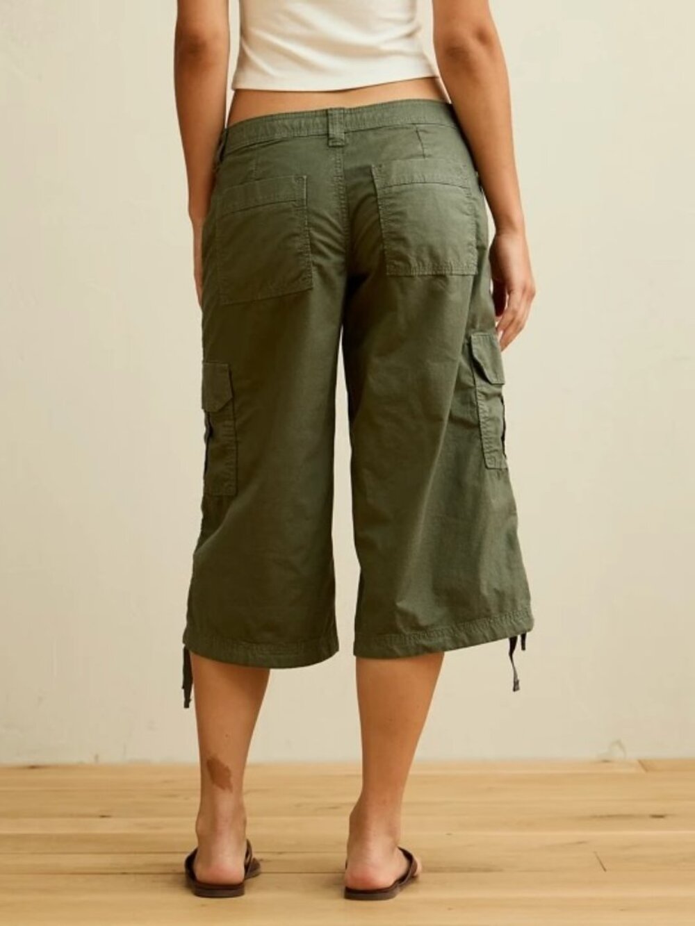 AE Super Low-Rise Baggy Capri Pant